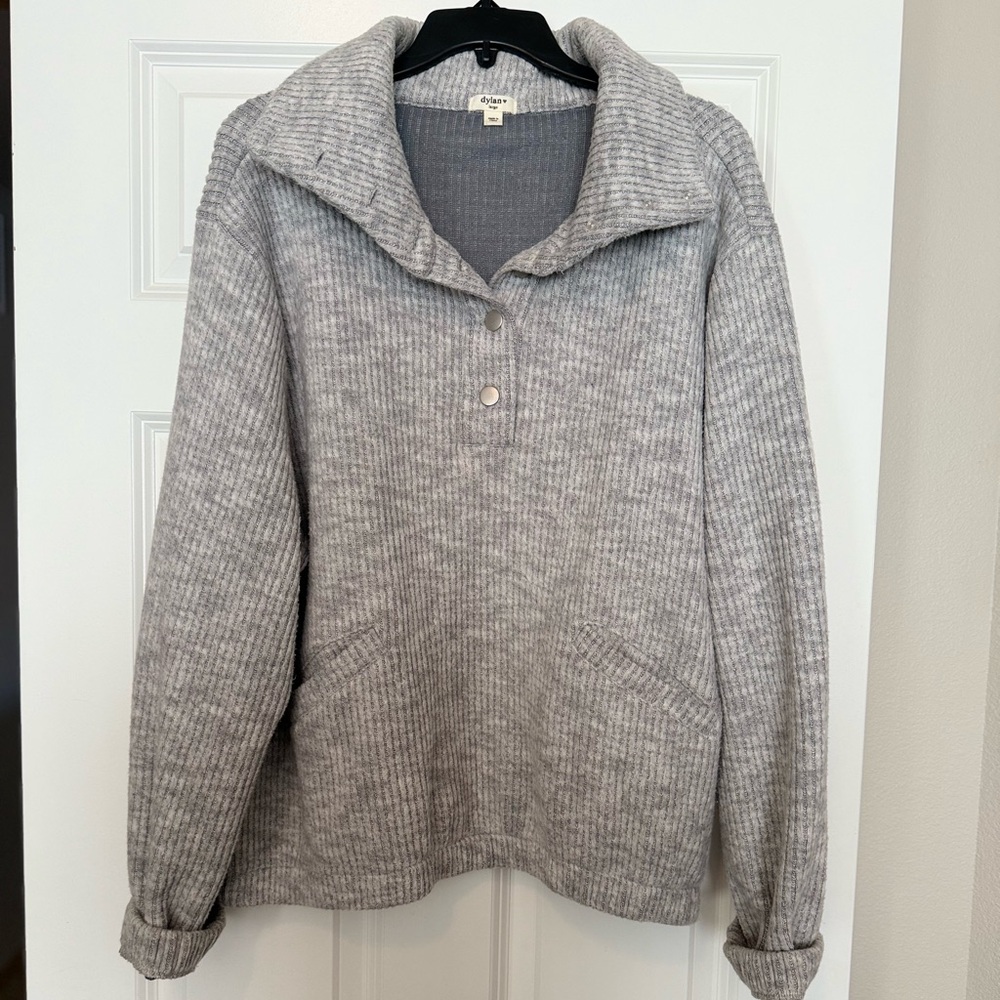 Dylan Light Gray Ribbed Knit Sweater Top